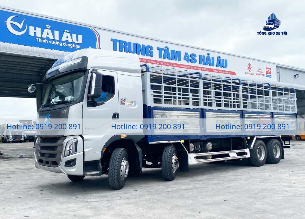 Xe tải Chenglong 4 chân H7 thùng mui bạt